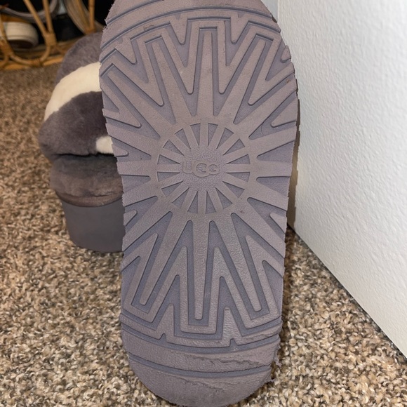 UGG DISCO CHECKER SLIDE PLATFORM SLIDES FLUFF YEAH brand new in box - Picture 3 of 4